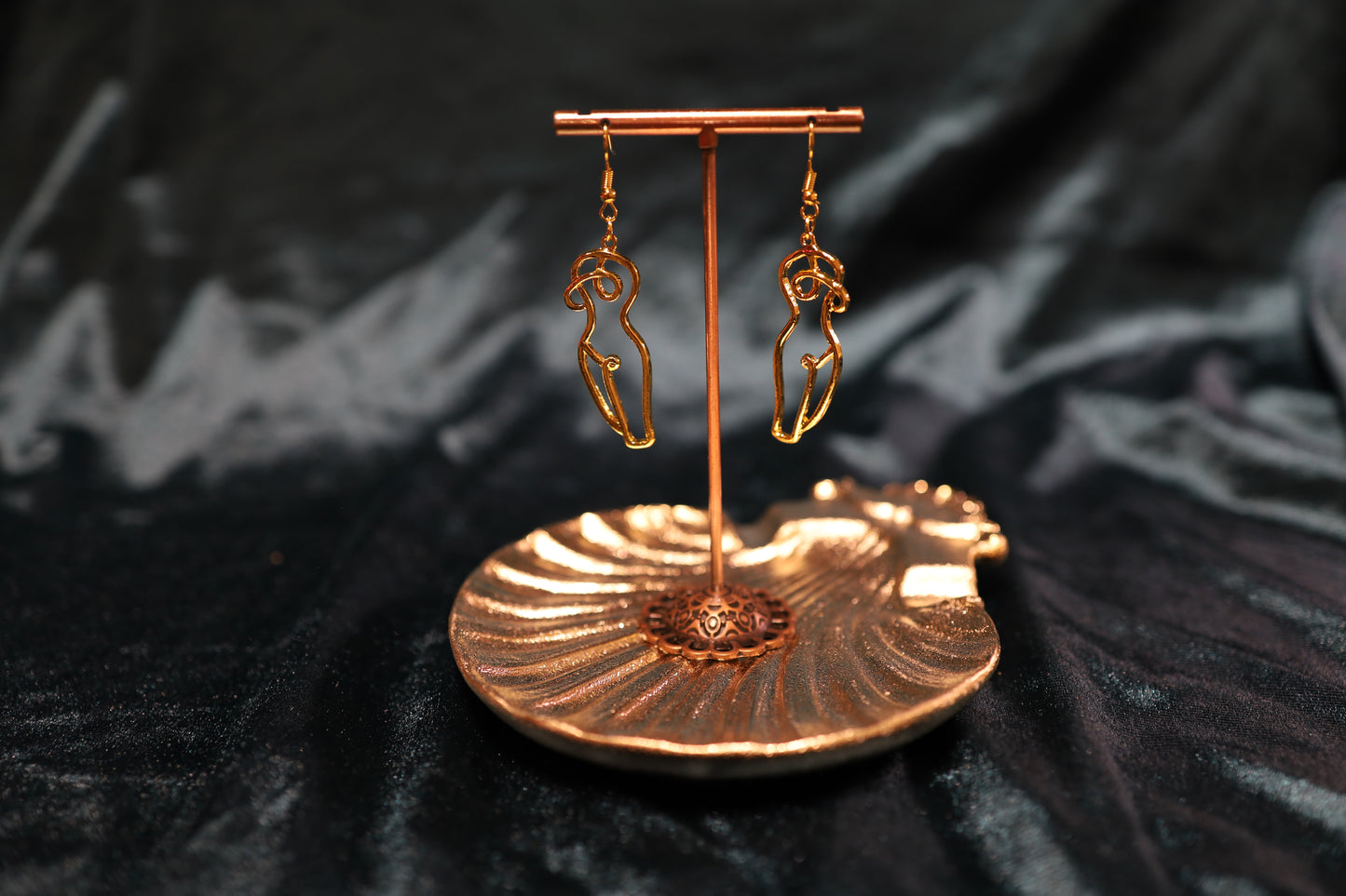 Bare in Gold earrings